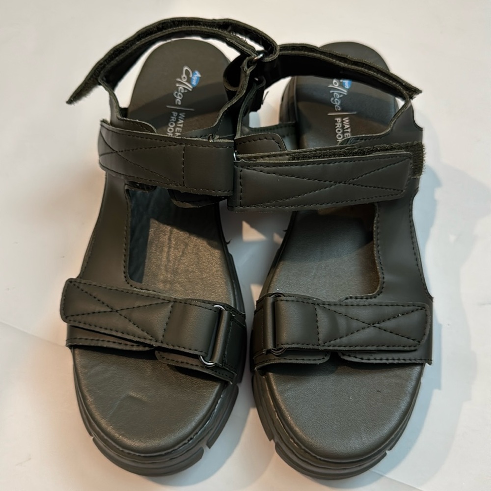 Size 6 Green Aqua College